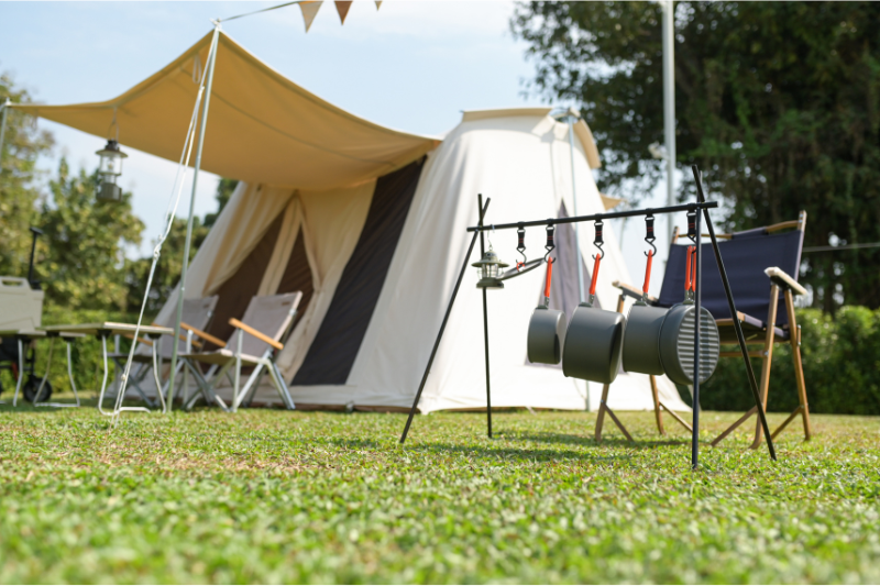 Campingplätze sind ideal für Familien oder Gruppen, die eine Vielzahl von Annehmlichkeiten suchen.Diese Einrichtungen sind nicht nur praktisch, sondern tragen auch zur sozialen Interaktion bei. Viele Campingplätze organisieren regelmäßig Veranstaltungen, die es den Gästen ermöglichen, sich kennenzulernen und gemeinsam Zeit zu verbringen.
